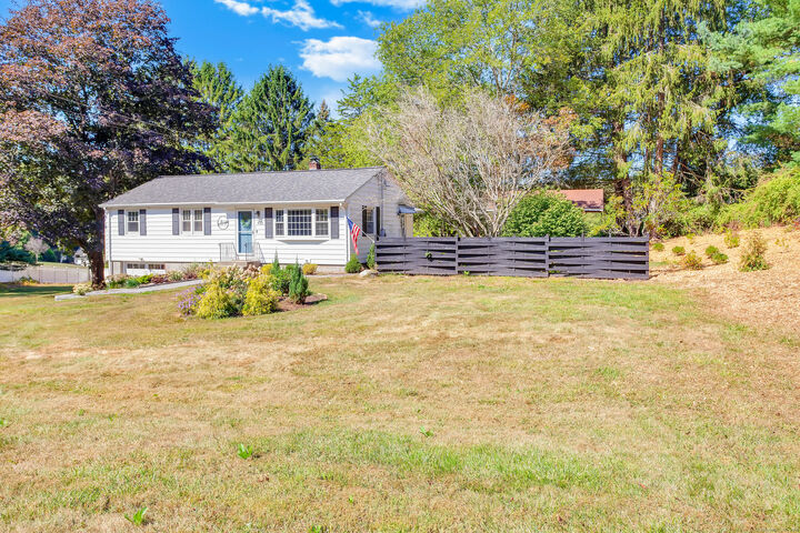 Property Photo: 435 Moss Farms Road CT 06410