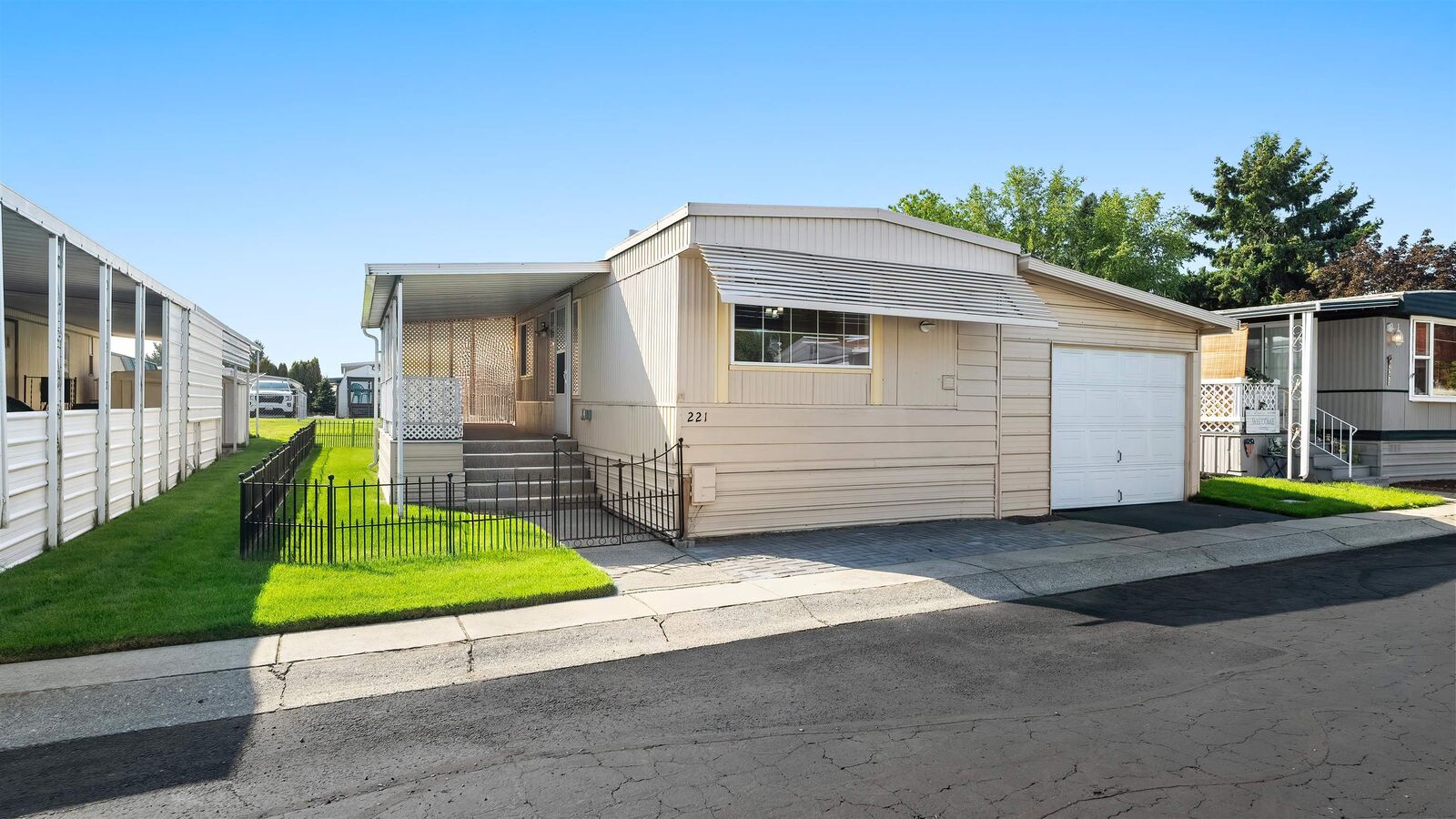 Property Photo:  1209 E Lyons Ave 221  WA 99208 