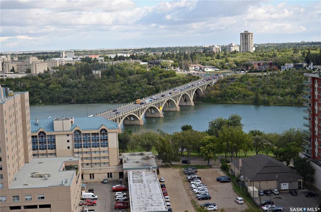 Property Photo: 320 5th Avenue N 308 SK S7K 2P5