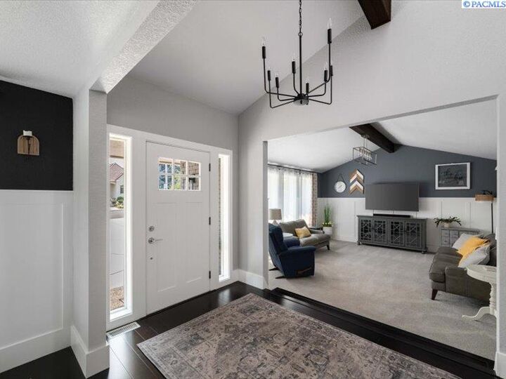 Property Photo: 112 High Meadows St WA 99352