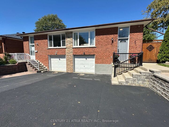 Property Photo:  18 Reiber Crescent  ON M2H 1C4 