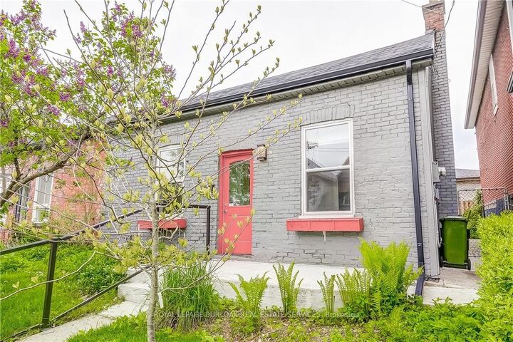 Property Photo: 185 Simcoe Street E ON L8L 3N9