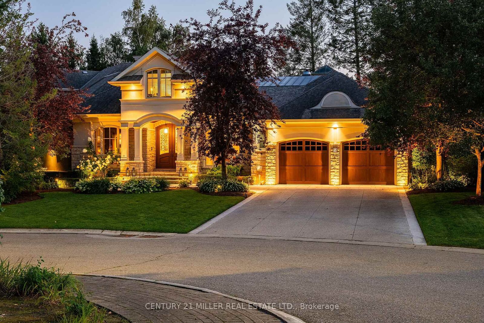 Property Photo: 38 Shorewood Place ON L6K 3Y4
