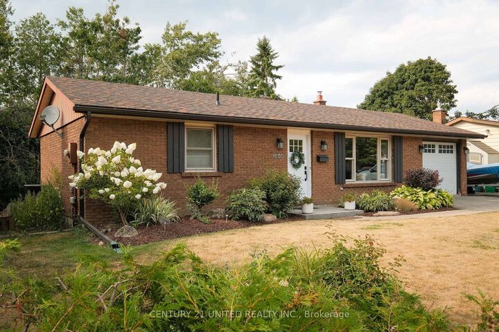 Property Photo: 1600 Redwood Drive ON K9K 1B4