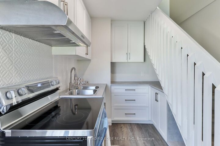 Photo de la propriété:  487 Eagle Street B  ON L3Y 1K7 