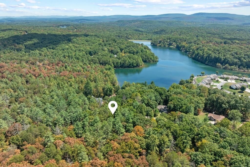 Property Photo:  33 Hunterwood Ct  TN 38558 