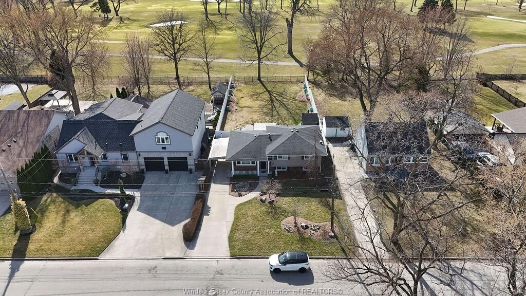 Property Photo:  4113 Roseland Drive East  ON N9G 1Y5 