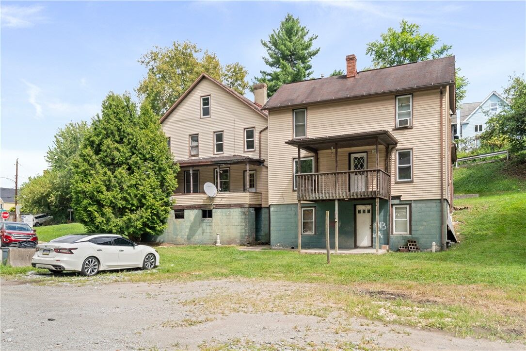 Property Photo:  943 10 Th Srreet  PA 15033 