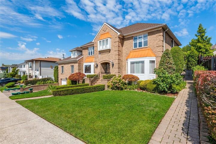 Property Photo:  265 Barbara Street  NY 10306 