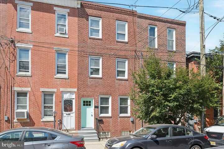 837 Almond Street  Philadelphia PA 19125 photo