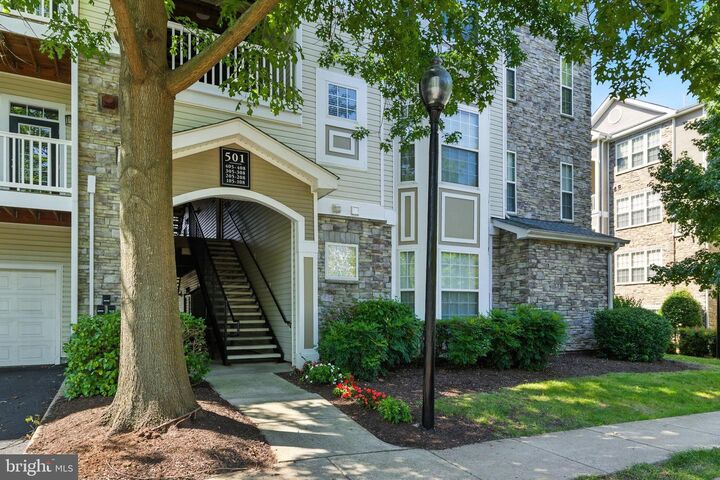 Property Photo:  501 Sunset View Terrace SE 306  VA 20175 