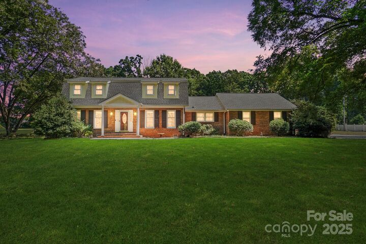 Property Photo:  9551 Hitchgate Drive  NC 28227 