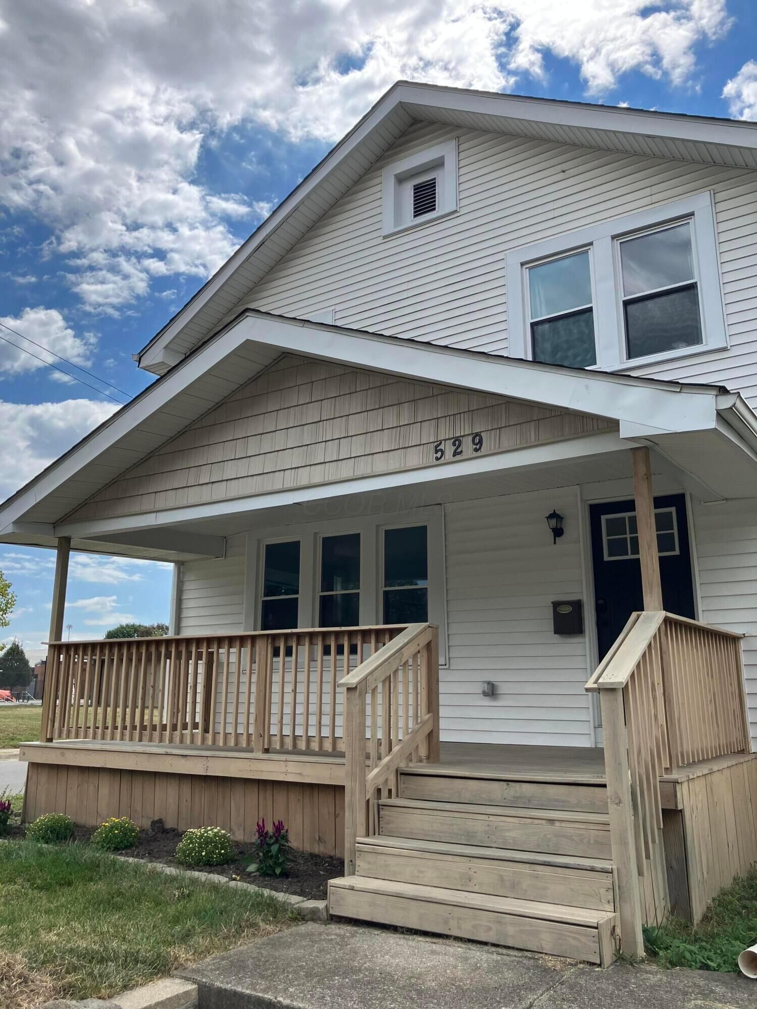 Property Photo:  529 E Morrill Avenue  OH 43207 