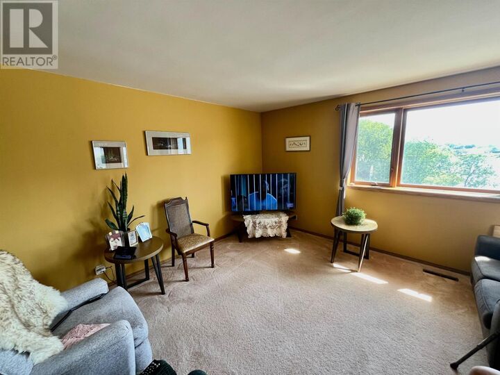 Property Photo:  3 King St  ON P8N 1B2 