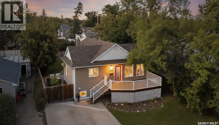 Property Photo:  1116 Hochelaga Street W  SK S6H 2J2 