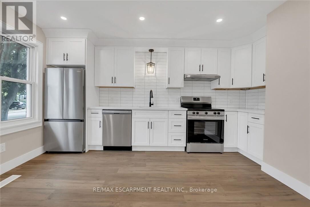 Property Photo: 126 Auburn Avenue ON L8K 3B2