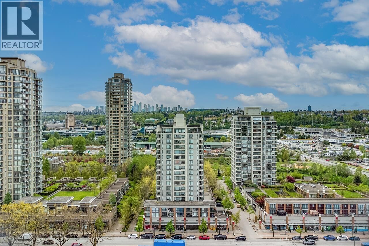 Photo de la propriété: 4182 Dawson Street 1501 BC V5C 0A2