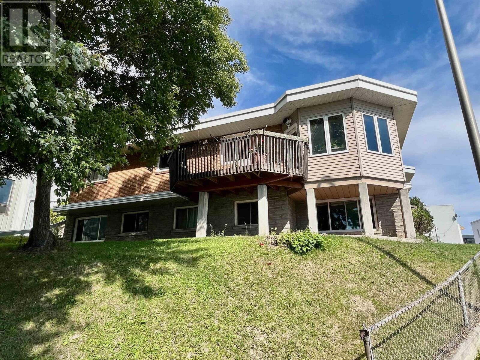 Property Photo:  3 King St  ON P8N 1B2 