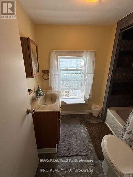 Property Photo:  279 Charlotte Street  ON N5L 1A8 