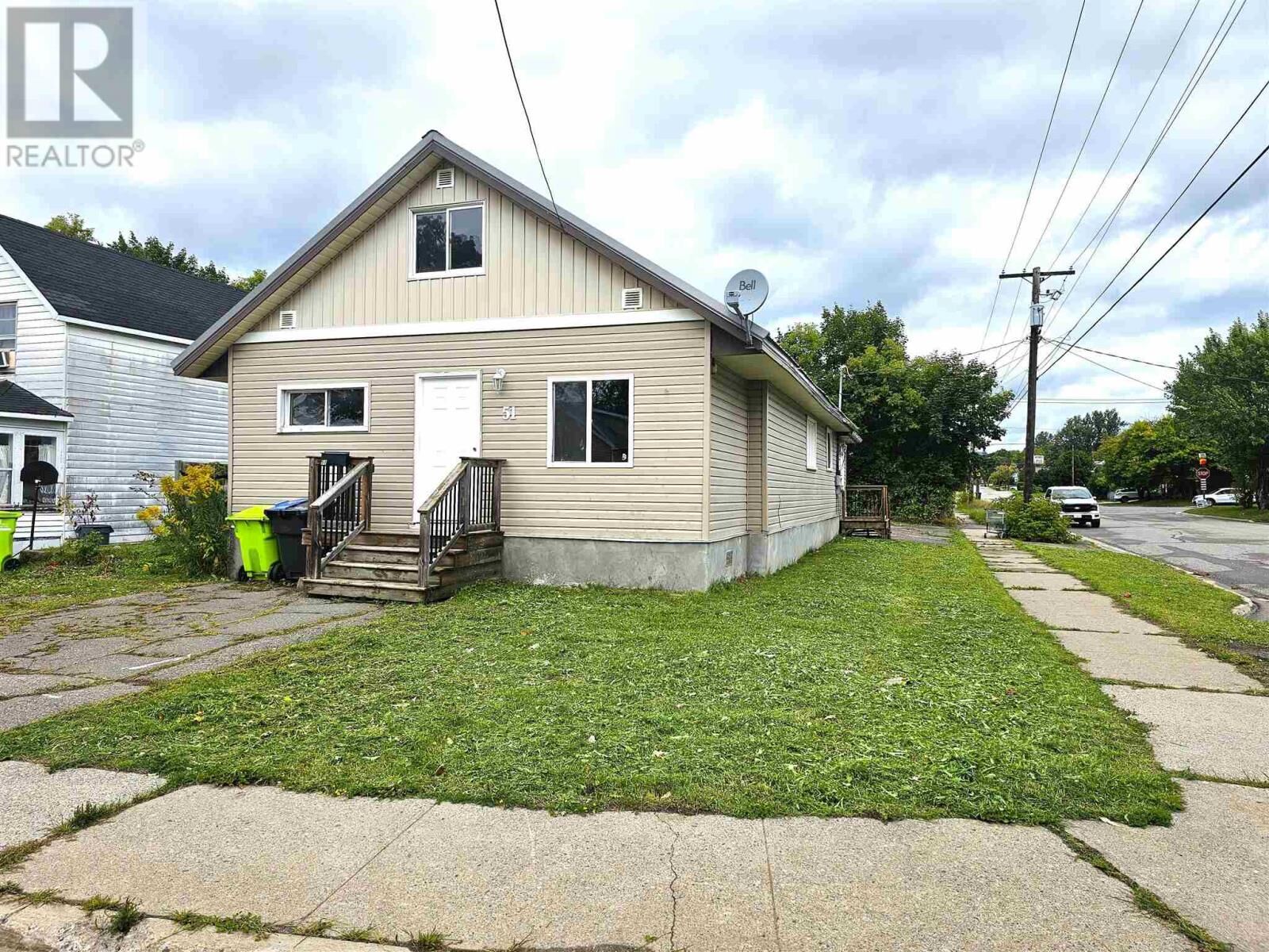 Photo de la propriété: 51 Pardee Ave ON P6B 1V9