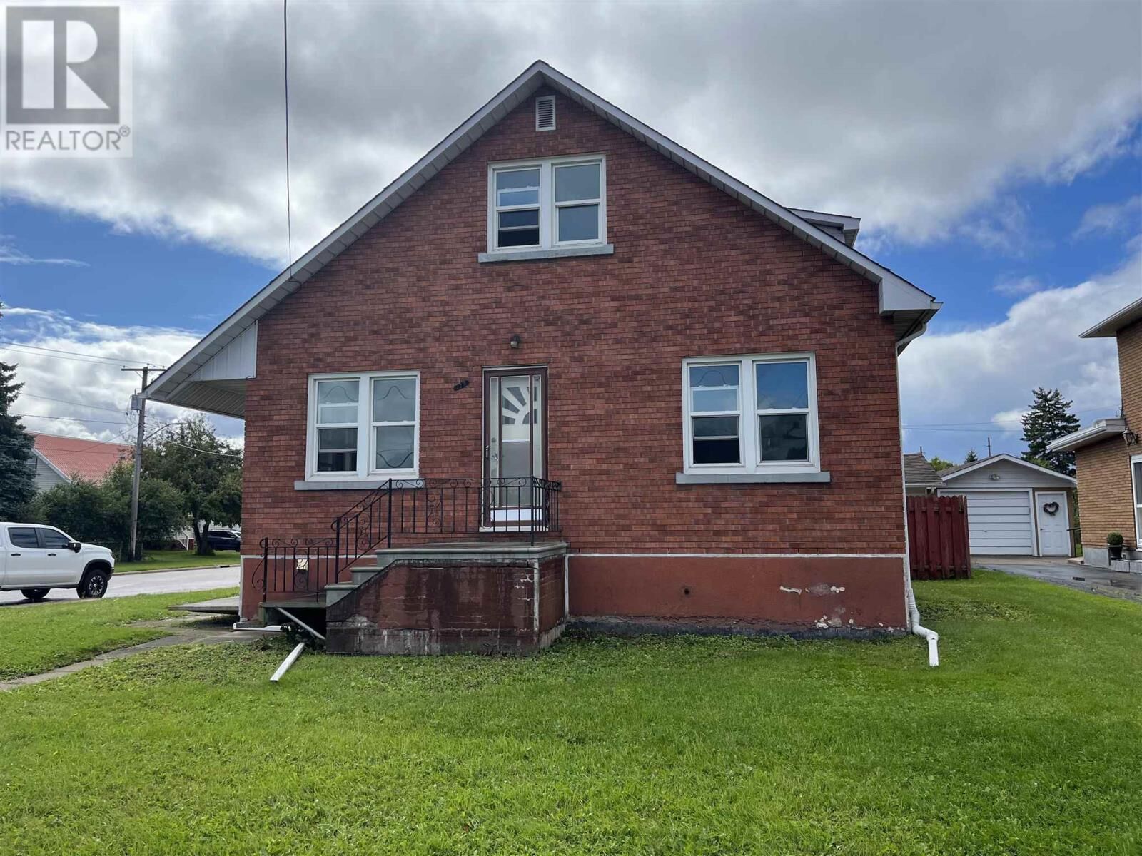 Photo de la propriété: 175 Henrietta Ave ON P6C 2A2