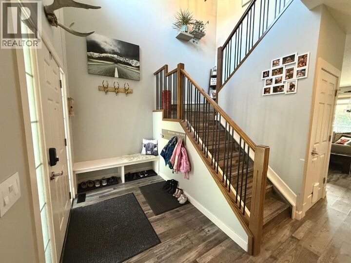 Property Photo:  607 Montgomery Close Southeast  AB T1V 0B7 