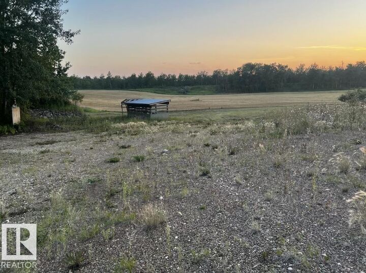 Property Photo: 54522 Rge Road 204 AB T8L 4B6