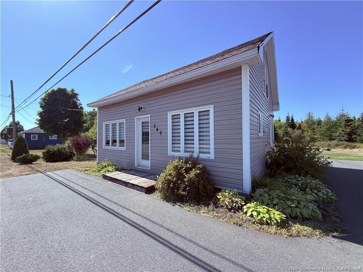 Property Photo: 345 1ere Rue NB E8S 2L4