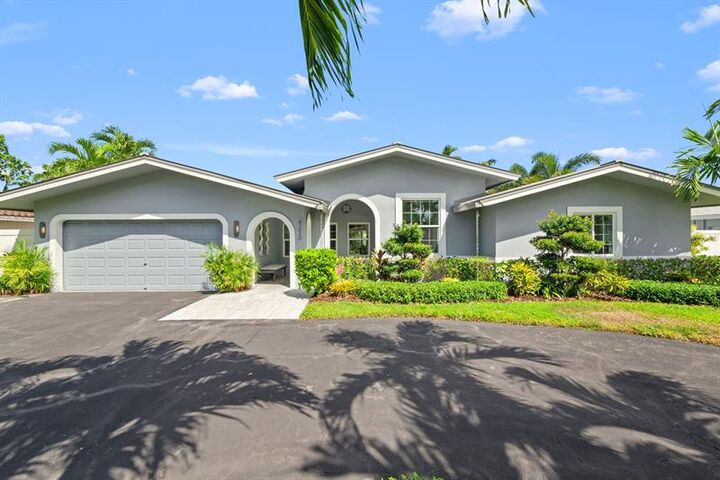 Property Photo: 4220 NE 22nd Ter FL 33064