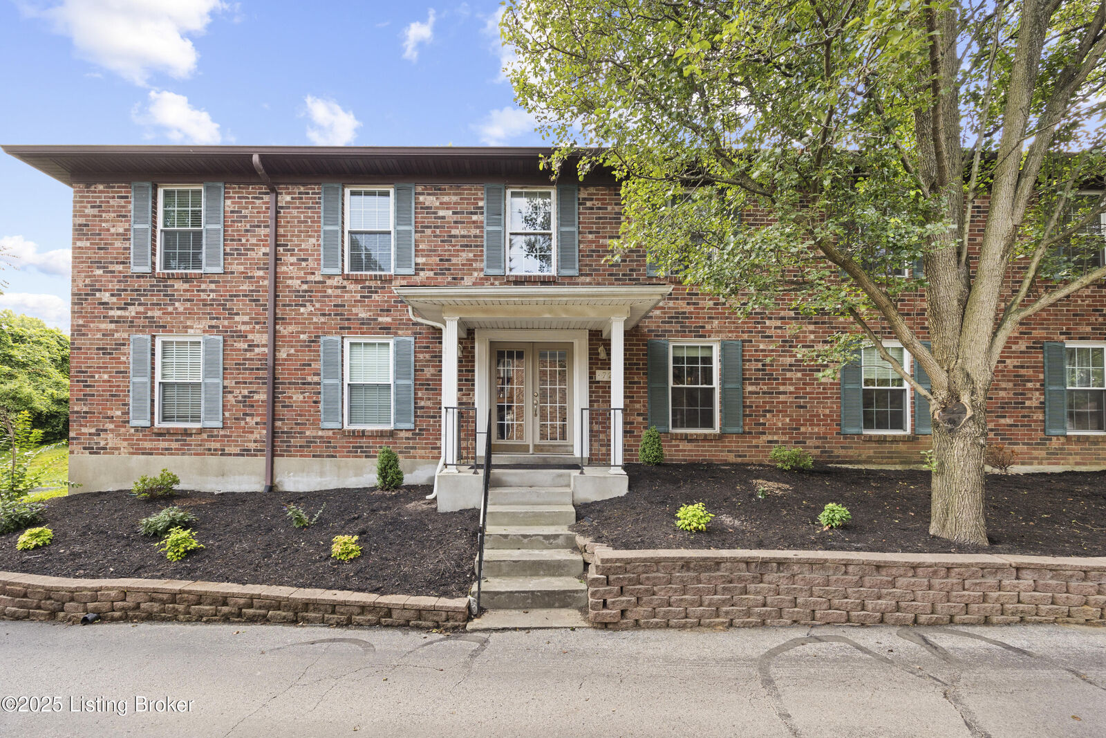 Property Photo: 725 N Hite Ave 2 KY 40206