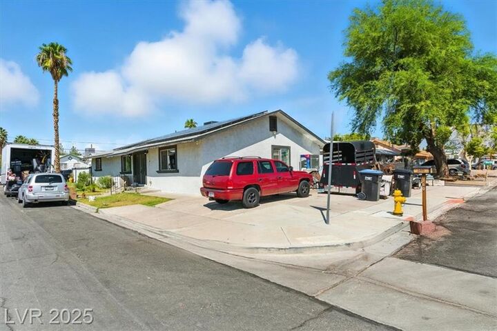 Property Photo:  360 Vandalia Street  NV 89106 