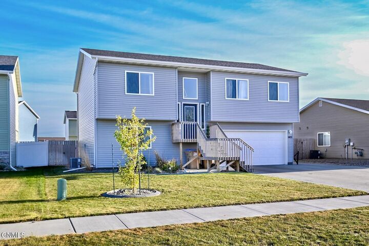 Property Photo:  1401 35th Avenue NW  ND 58703 