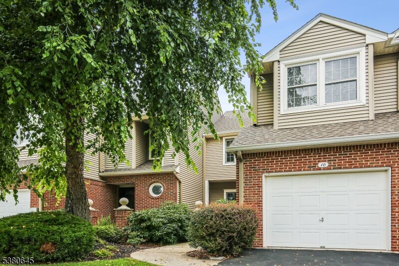 Property Photo:  10 Conklin Ct  NJ 07068
