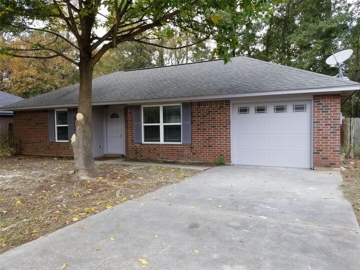Property Photo:  237 N Forest Drive  TX 77378 
