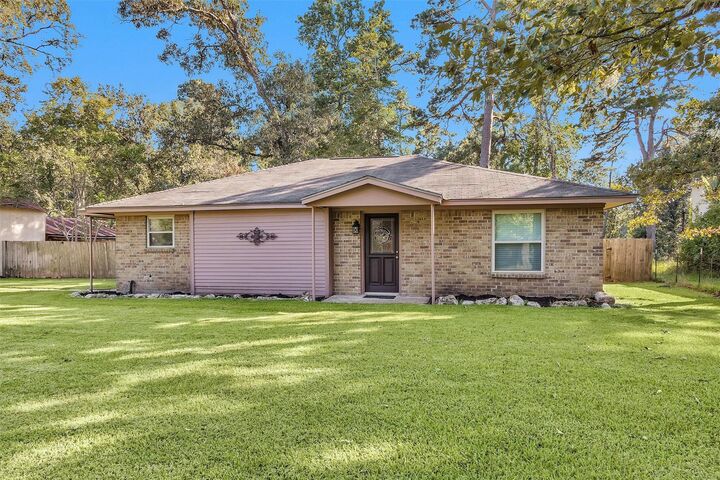 Property Photo: 119 Pavey Circle TX 77358