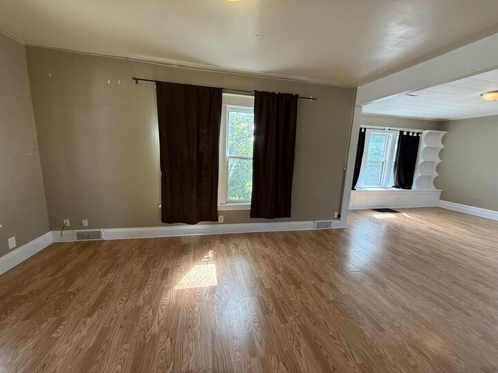 Property Photo:  415 NW 5th Street  IA 50677 