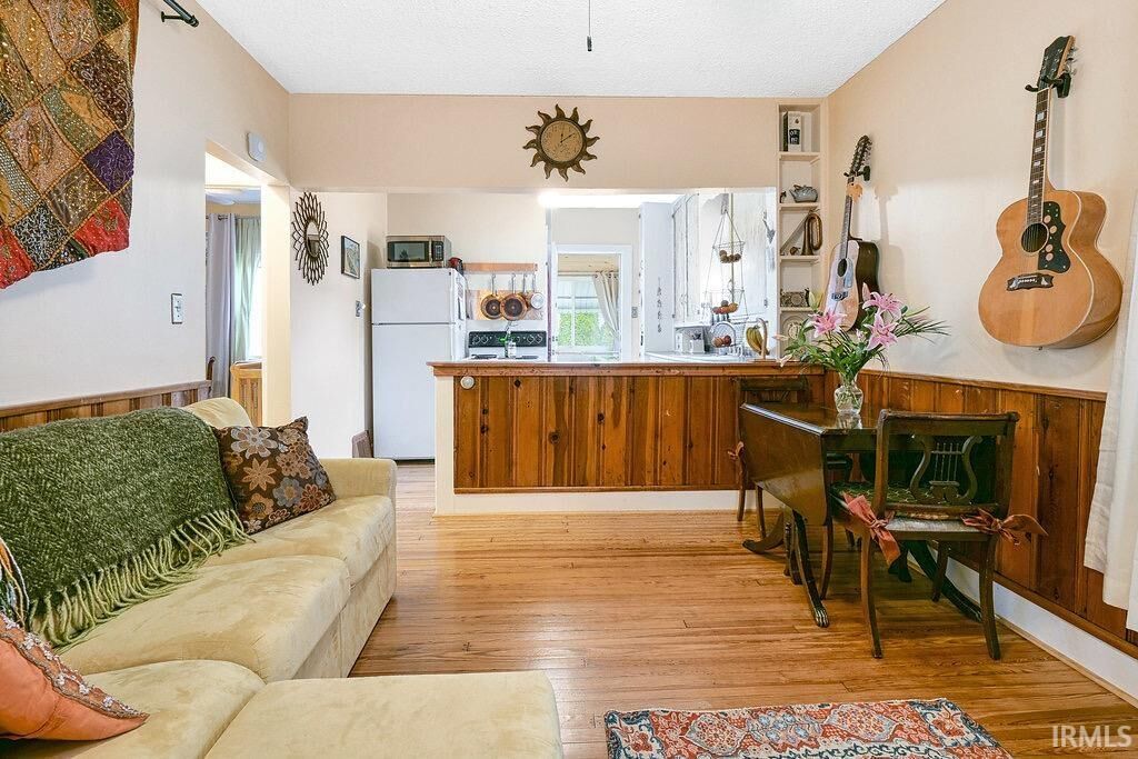 Property Photo:  1222 Elmwood Avenue  IN 46805-4213 