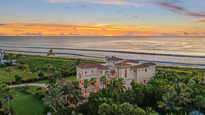 Property Photo: 1025 NE Doubloon Drive FL 34996