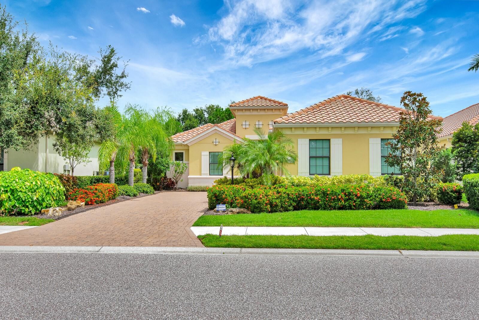 Property Photo: 14721 Castle Park Terrace FL 34202