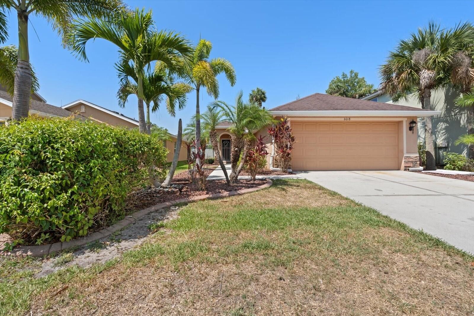 Property Photo: 6018 Oak Mill Terrace FL 34221