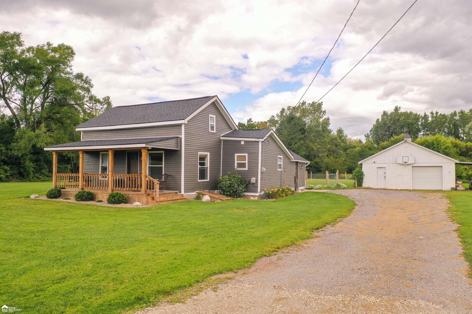 Property Photo:  2492 W Willard Road  MI 48420 