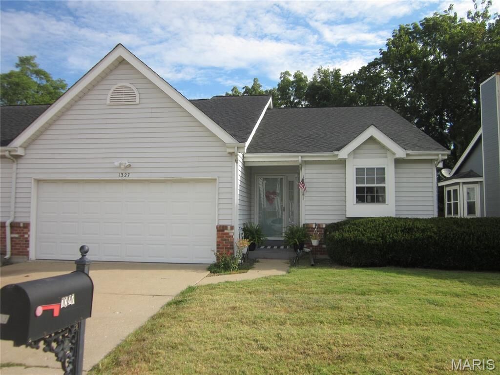 Property Photo: 1327 Eagles Way Court MO 63042