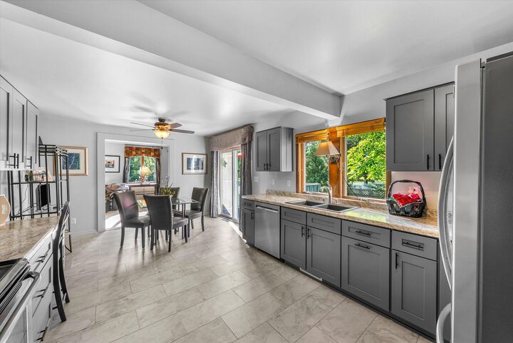 Property Photo: 14201 N Cedarburg Rd WI 53097