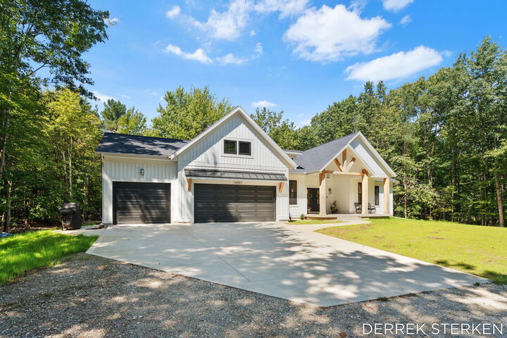Property Photo: 16557 Sheldon Sands Court MI 49460