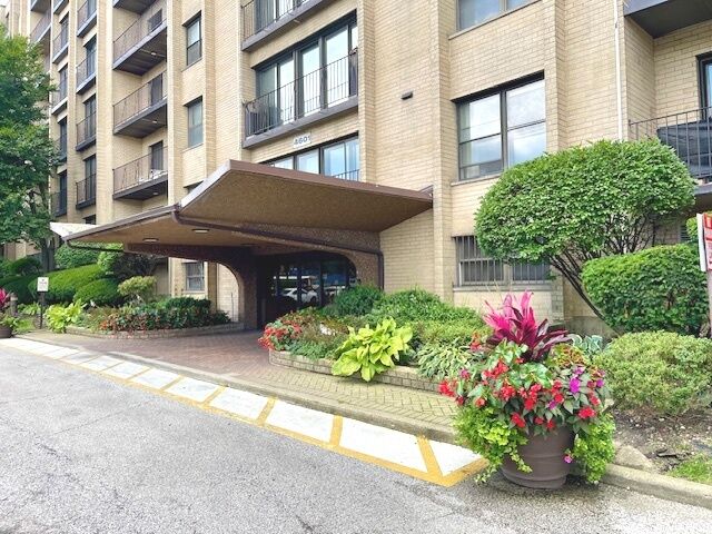 Property Photo:  4601 W Touhy Avenue 714  IL 60712 
