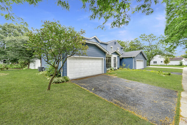 Property Photo:  1121 Southbridge Lane  IL 60194 