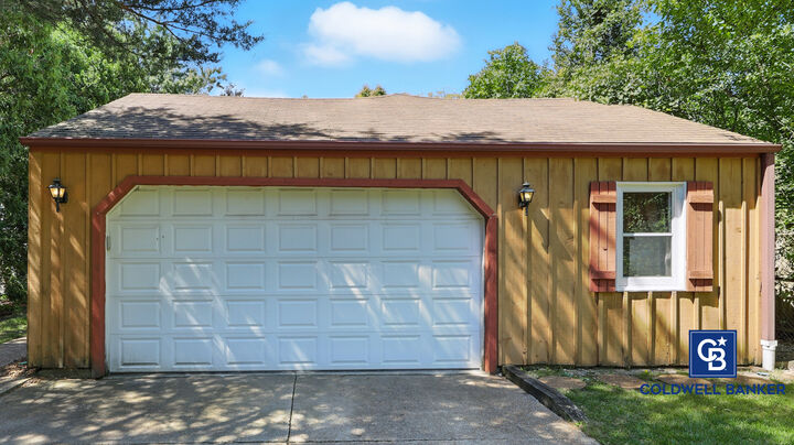 Property Photo: 1022 Estes Avenue IL 60045