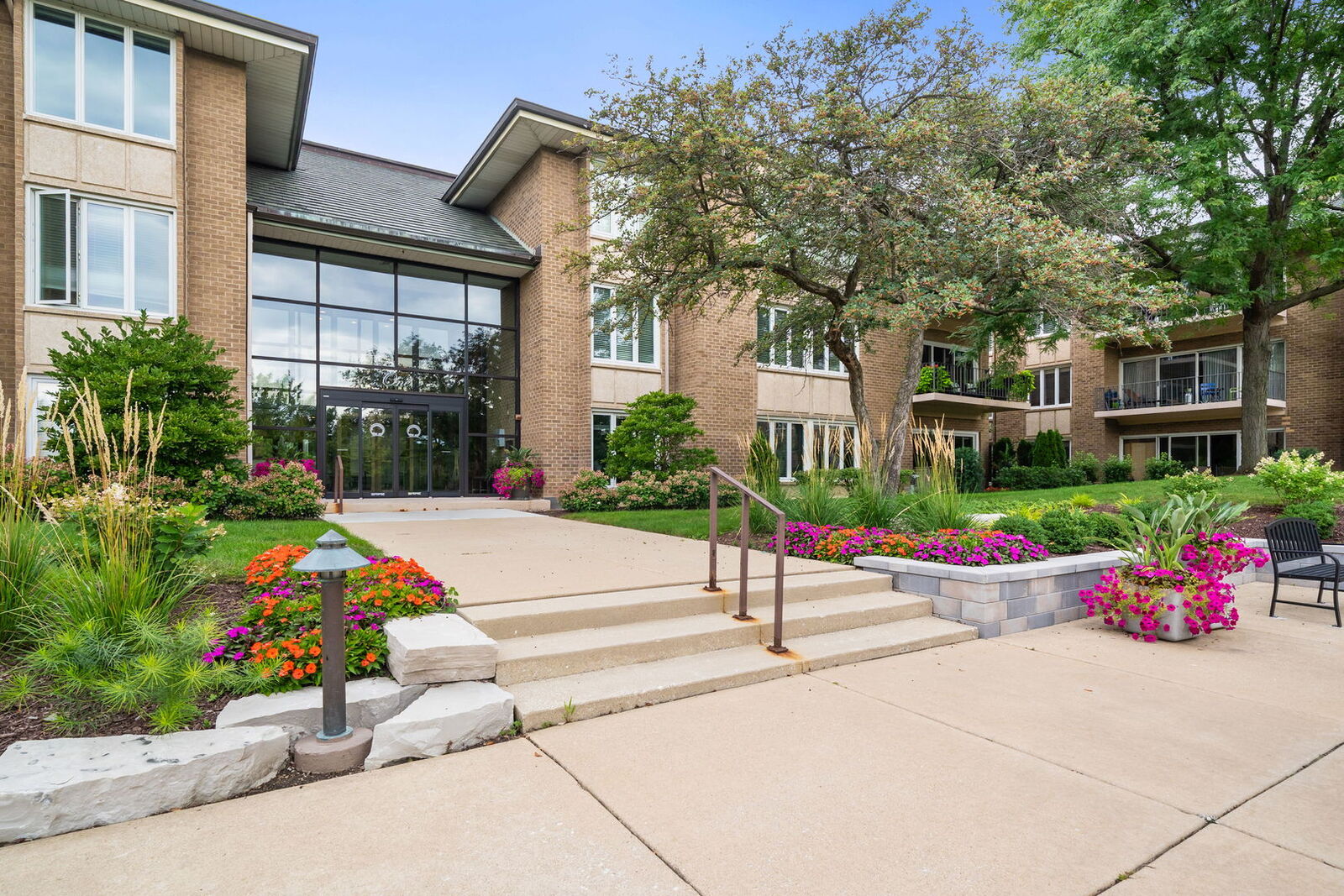 Property Photo:  1 Oak Brook Club Drive A211  IL 60523 