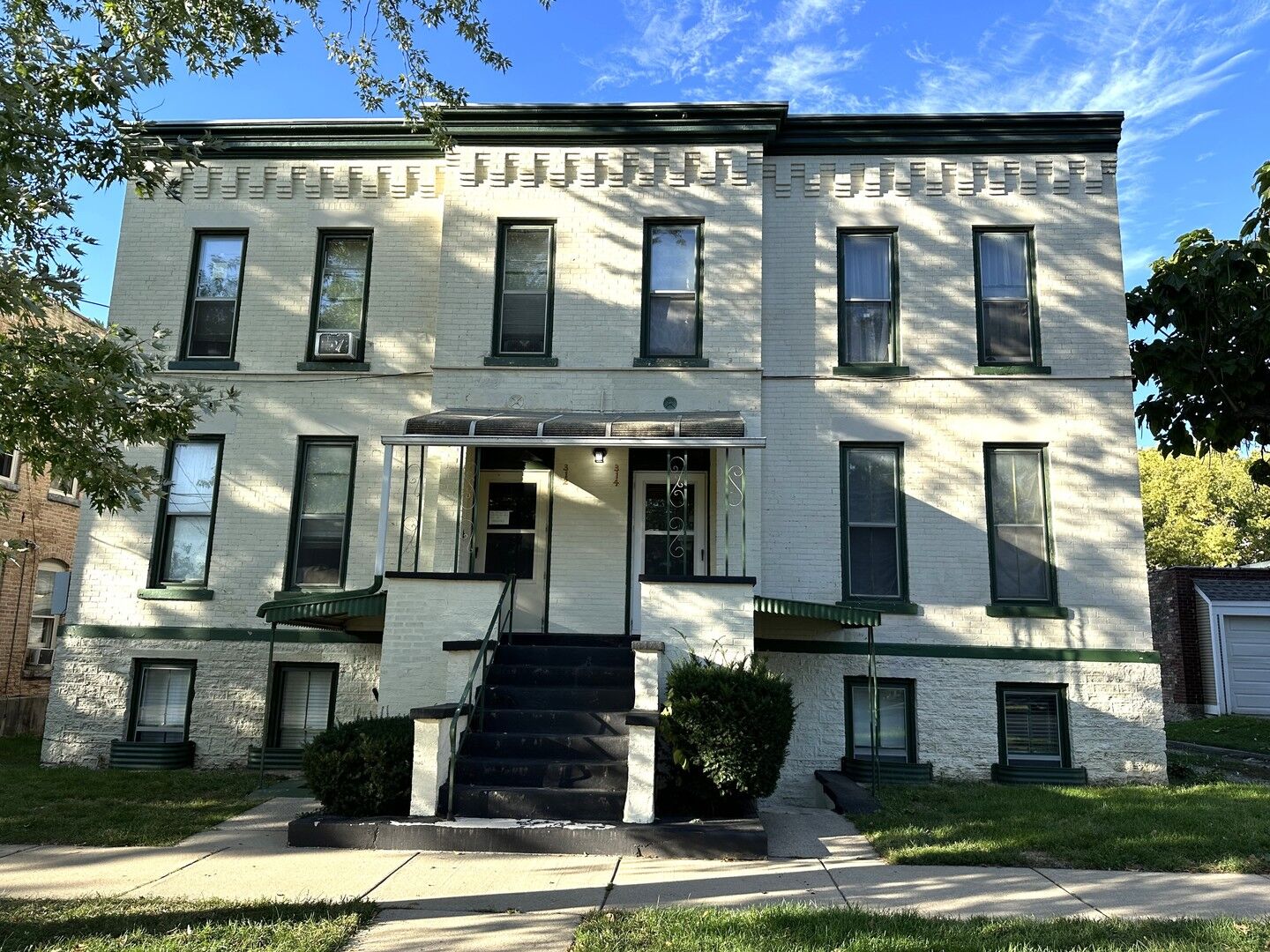 Property Photo:  312 Fulton Street 2ndfl  IL 60120 