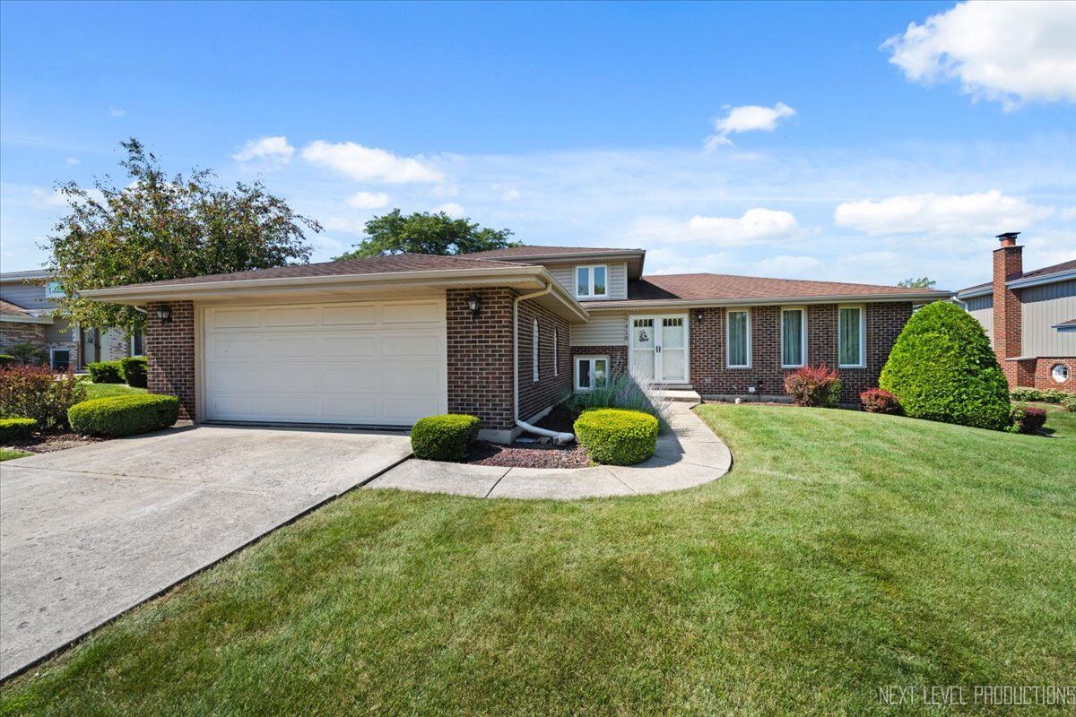 Property Photo:  17418 Avon Lane  IL 60487 